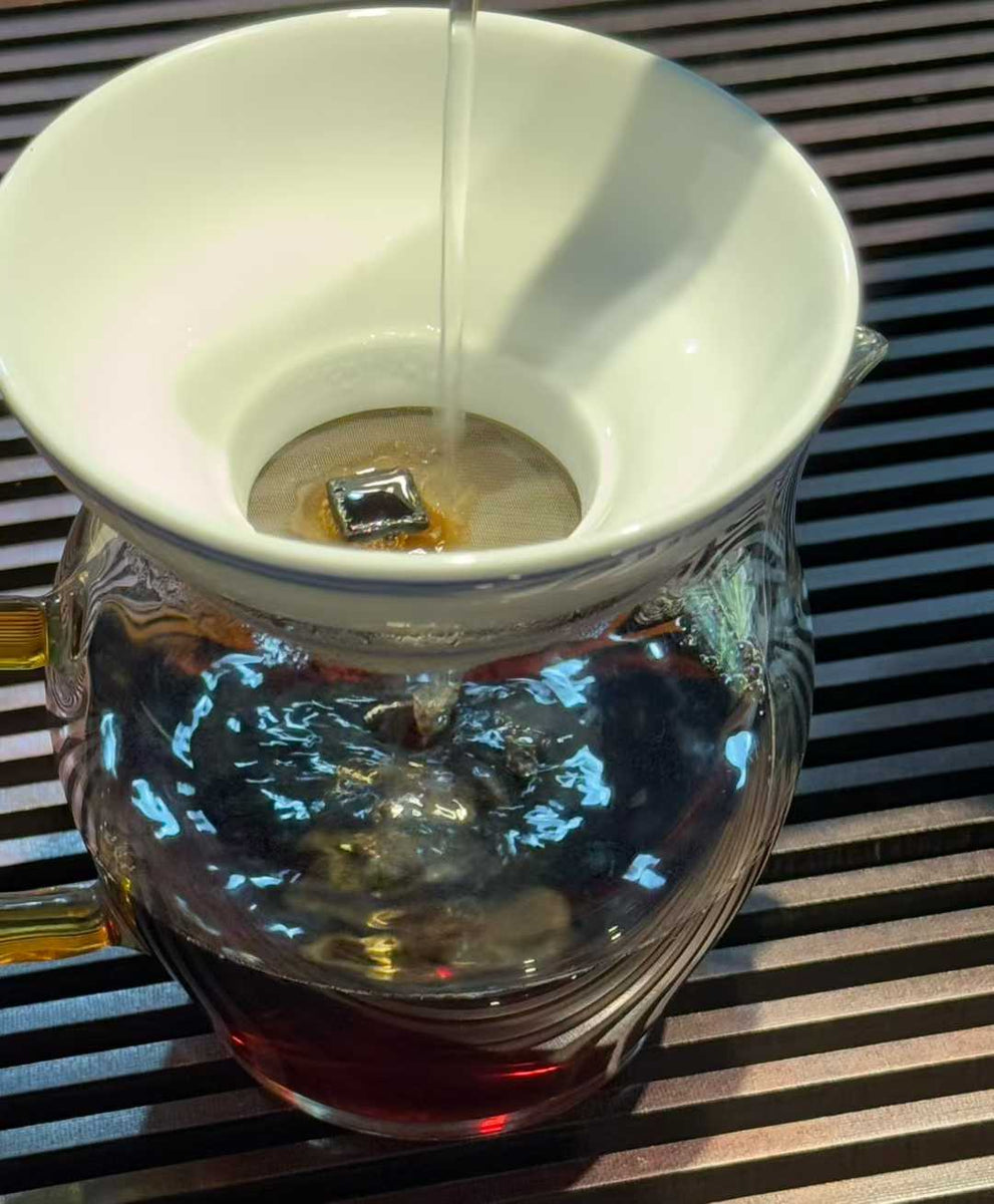 Nourishing Tea Essence: Instant Pu'er & White Tea Concentrate (Gift & Wellness)