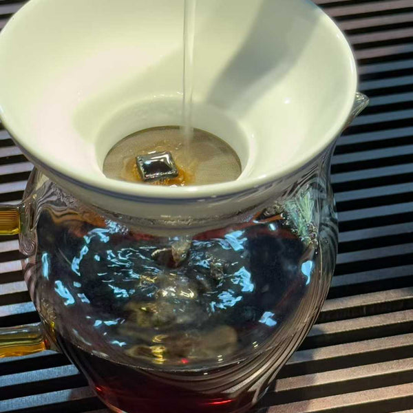 Nourishing Tea Essence: Instant Pu'er & White Tea Concentrate (Gift & Wellness)